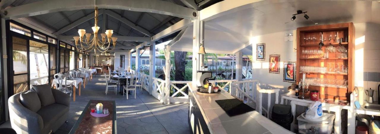 Sunbloom Beachfront Hotel&Restaurant Sinabacan Buitenkant foto