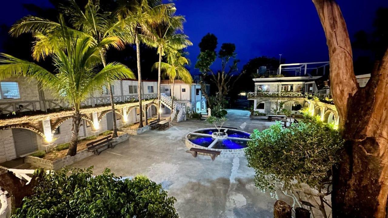 Sunbloom Beachfront Hotel&Restaurant Sinabacan Buitenkant foto